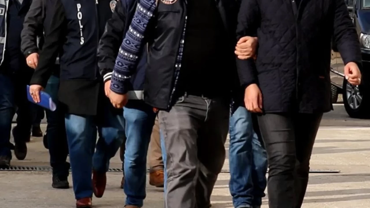 İstanbul Merkezli 20 İl Karıştı! Siber Polisinden Dev Dolandırıcılık Operasyonu: Kimler Yakalandı?