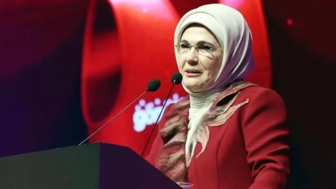 Emine Erdoğan’dan ADF mesajı: Dünyaya barış ve dayanışma taşısın!