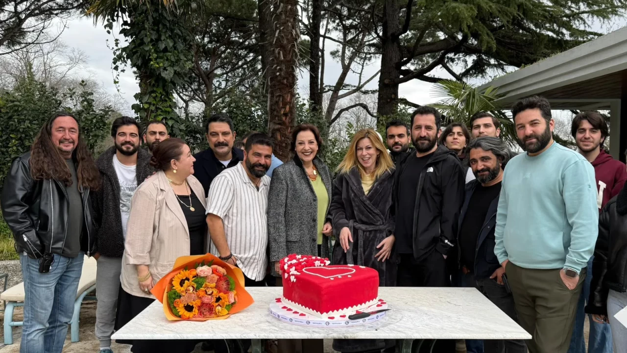 Kıskanmak Şaziye, İpek Tuzcuoğlu diziden neden ayr…