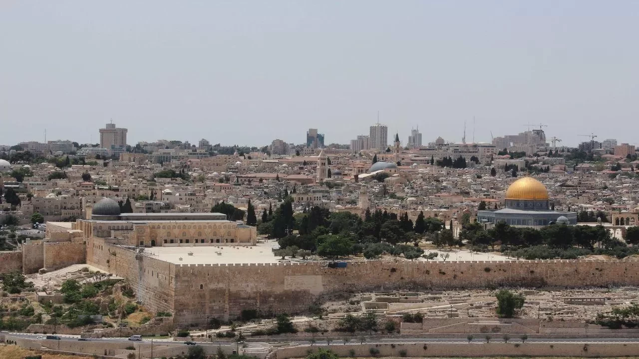 Mescid-i Aksa sabah namazıyla açılacak