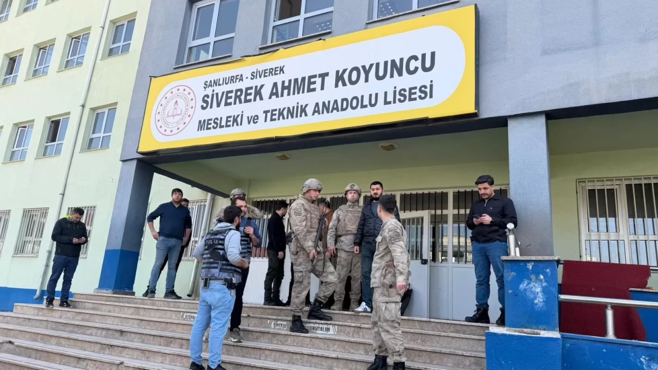 Şanlıurfa'daki lisede silahlı saldırı! Korkunç anlar kameraya yansıdı