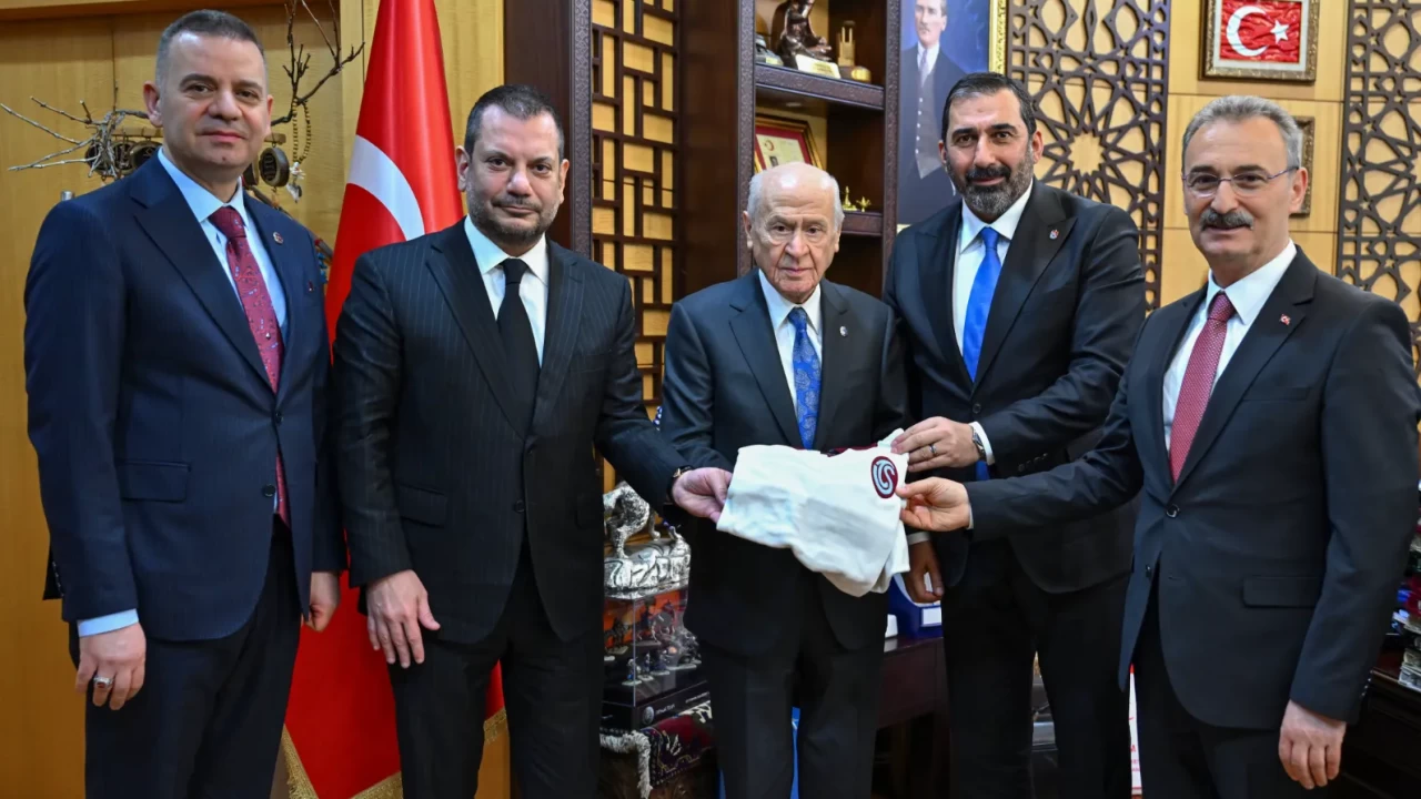 MHP Lideri Devlet Bahçeli’ye Trabzonspor’dan ziyaret!