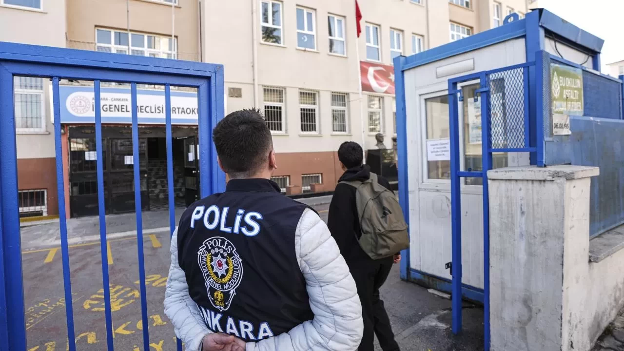 Okul çevrelerinde güvenlik artırılıyor! Bakan Çiftçi: Kolluk görünürlüğü ve denetimler sıklaşacak