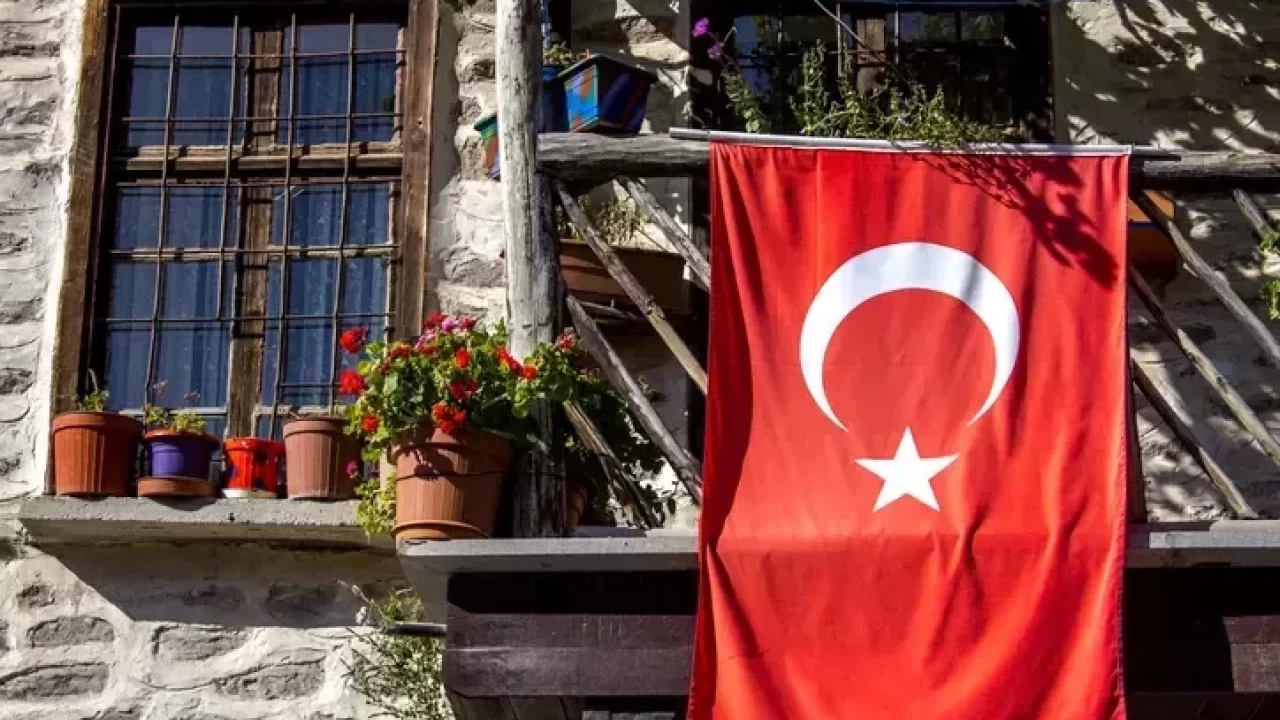 23 Nisan'da bayrak asılır mı? 23 Nisan'da bayrak ne zaman, saat kaçta asılır?