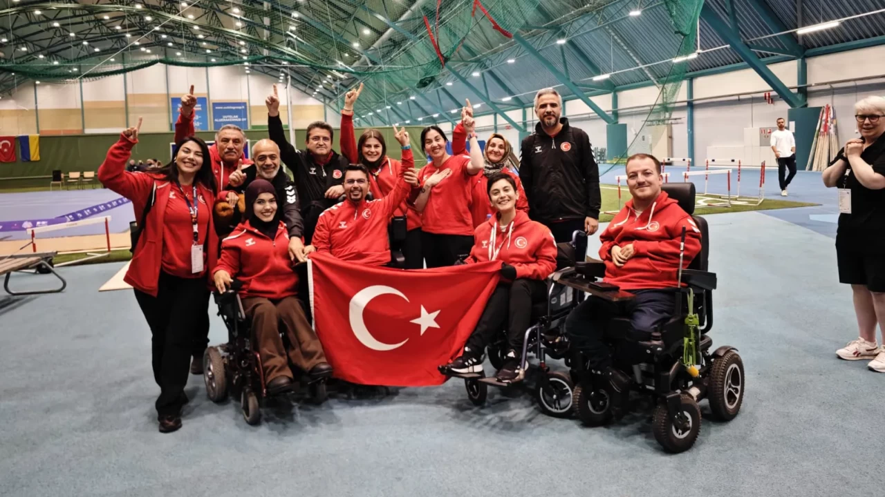 Finlandiya'da İstiklal Marşı'mızı dinletti: Öner Bozbıyık'tan altın madalya!