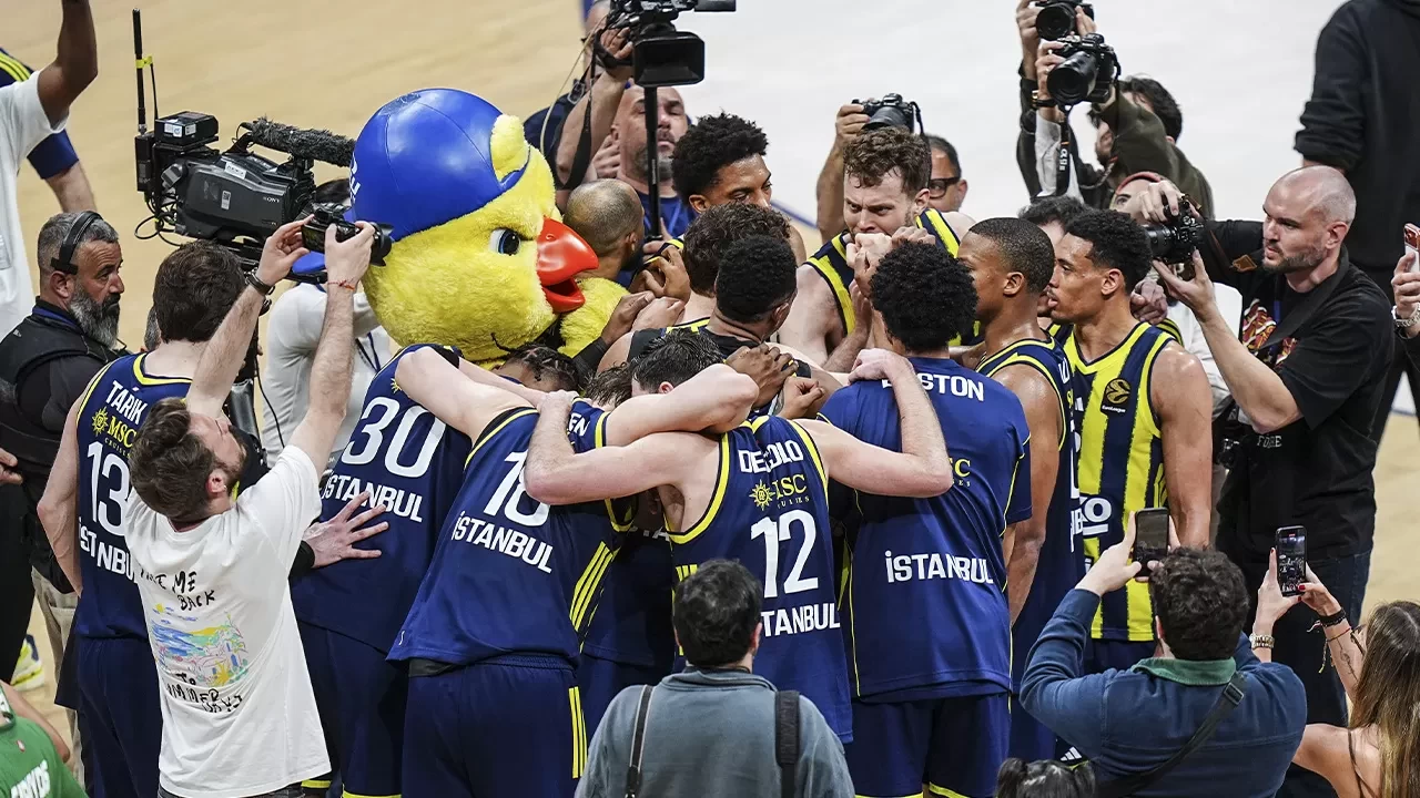 Gençlik ve Spor Bakanı Osman Aşkın Bak'tan Fenerbahçe'ye tebrik mesajı