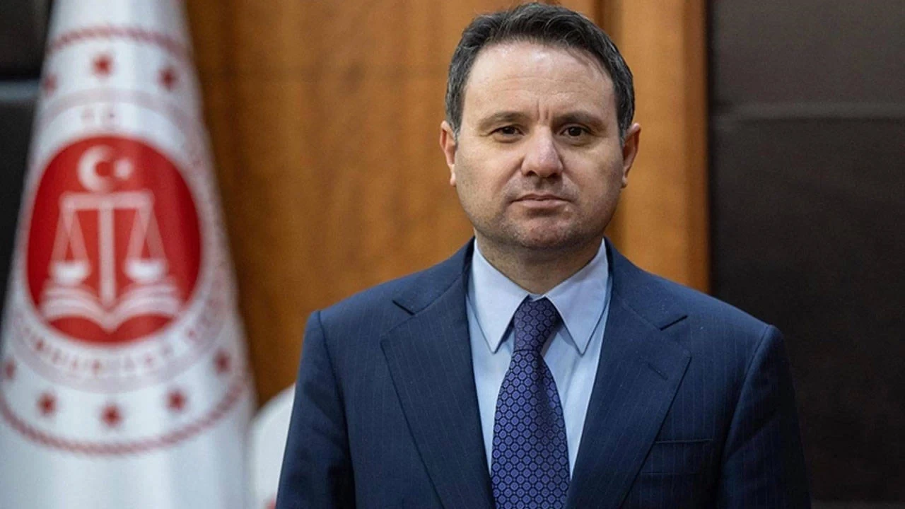 Bakan Gürlek duyurdu: Suça sürüklenen çocuklara sert yaptırımlar geliyor