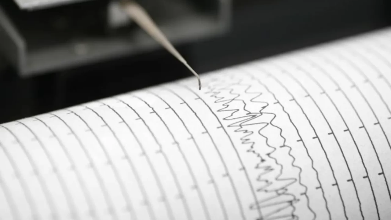 Korkutan deprem: Kirmanşah 5 büyüklüğünde sarsıldı