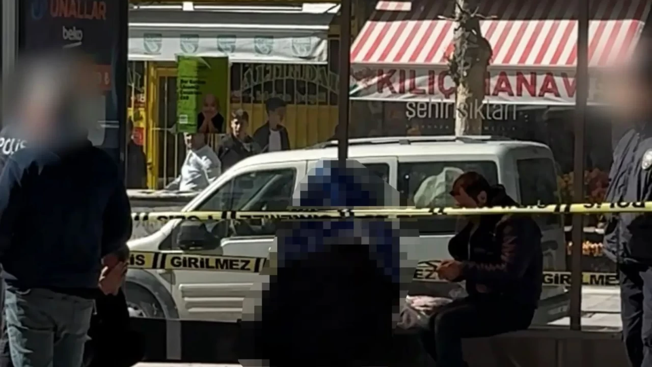 Durakta oturuyor sandılar, acı gerçek sonradan ortaya çıktı! Yaşlı adam oturur vaziyette ölü bulundu