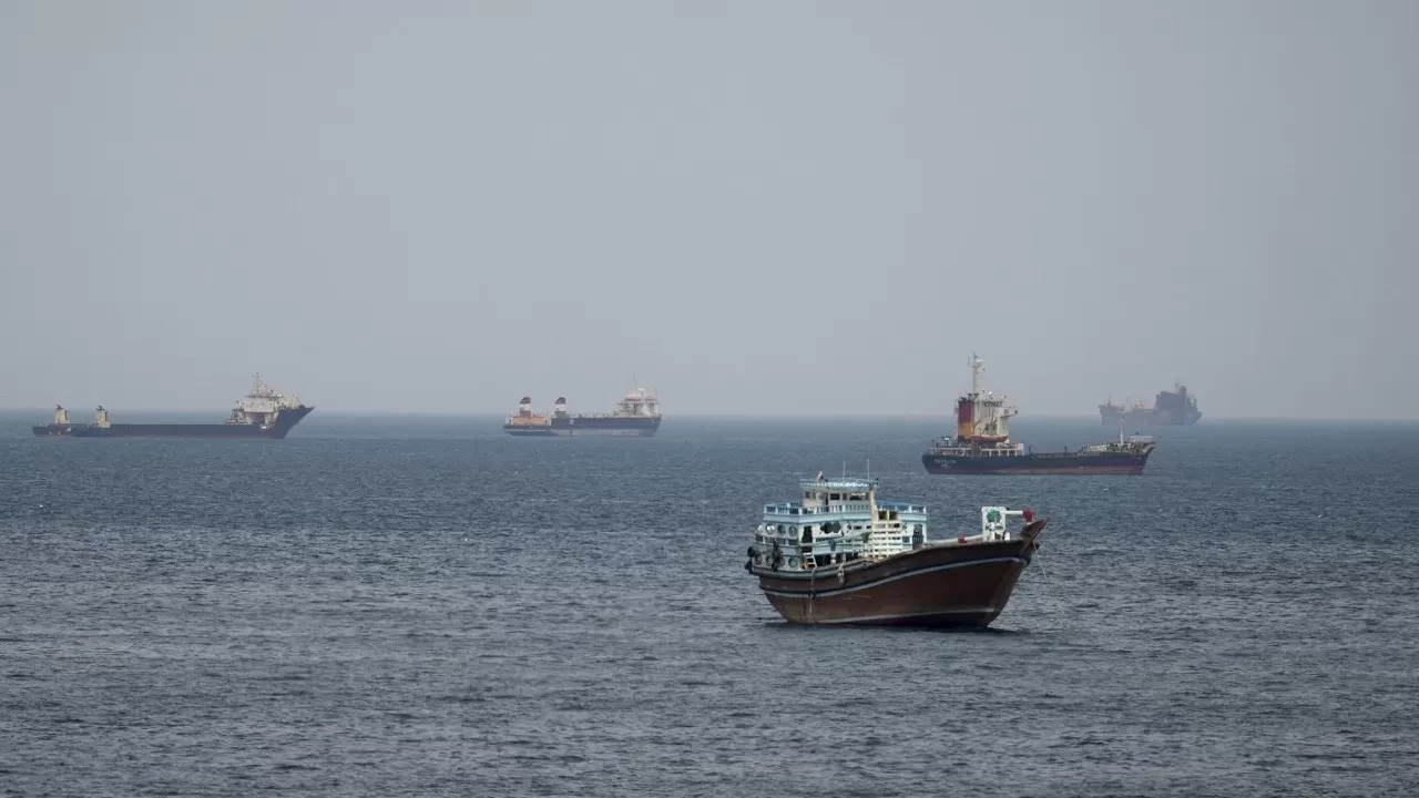 Umman açıklarında sıcak saatler! Hindistan bayraklı gemiye saldırı