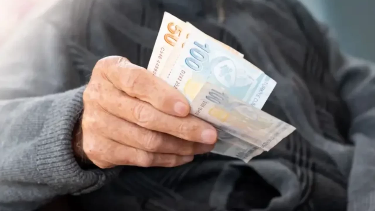 2026 Kurban Bayramı emekli ikramiyesi ne zaman yatacak? SGK 4.000 TL ikramiye ödeme takvimi belli oldu!