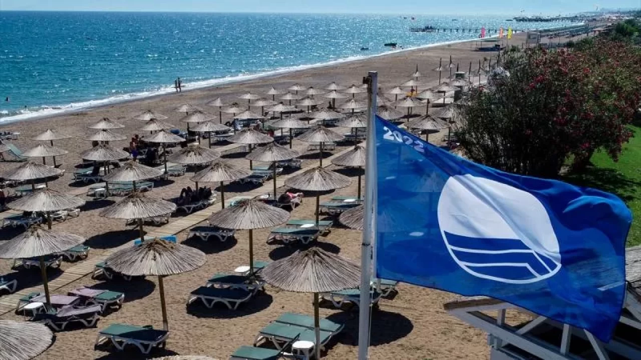 Türkiye sahillerine Mavi Bayrak gururu! 580 plaj uluslararası kriterleri geçti
