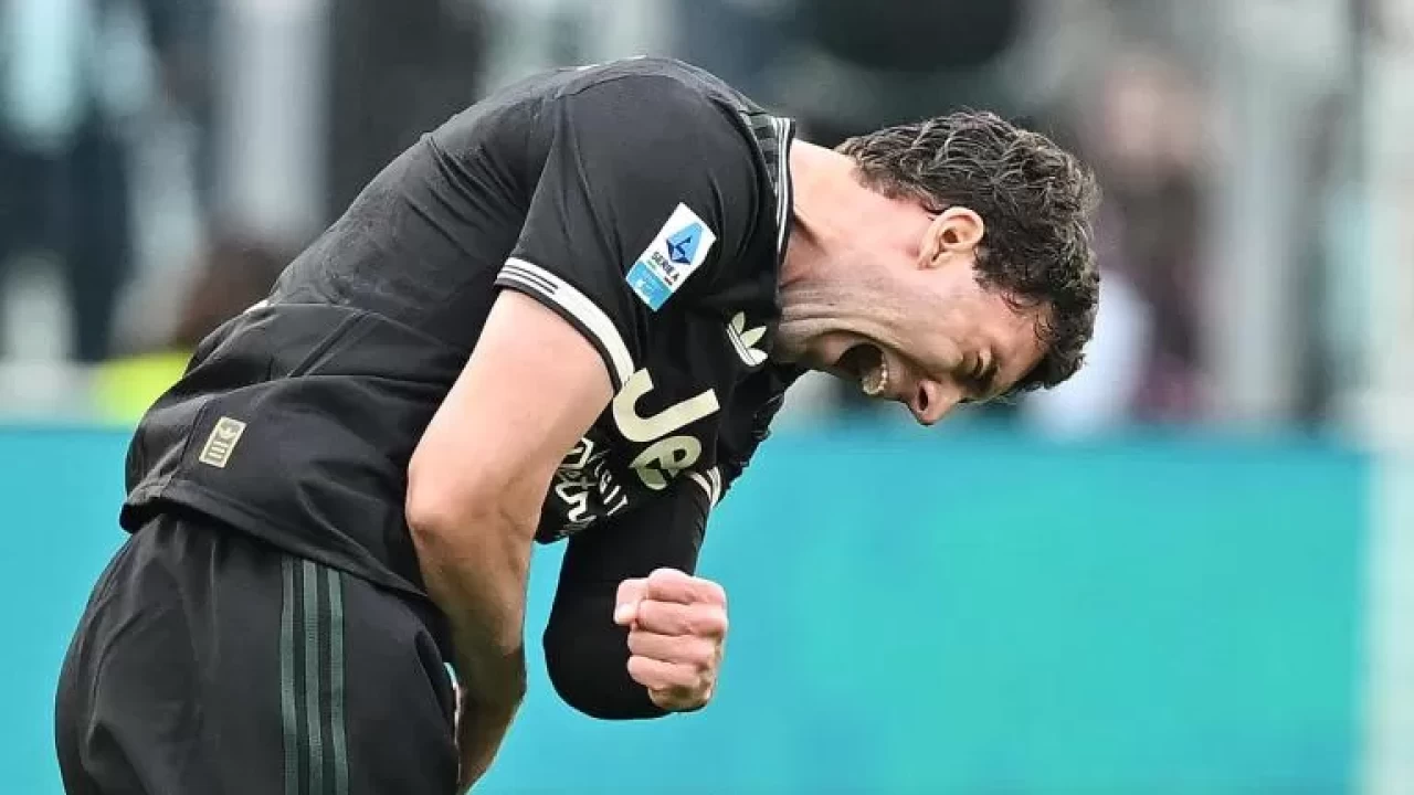 Juventus evinde puanı Vlahovic ile kurtardı | Serie A'da Juventus 1-1 Hellas Verona