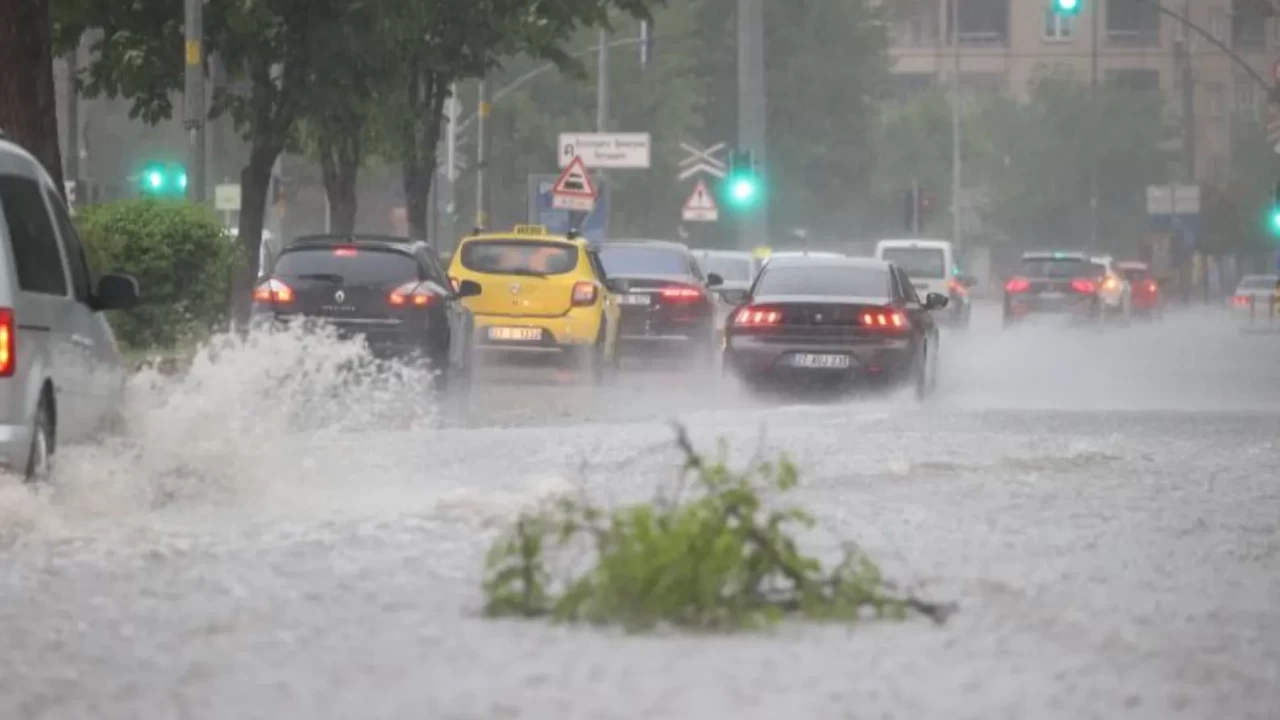 Gaziantep'te fırtına okulları vurdu: 4 ilçede eğitime ara verildi!