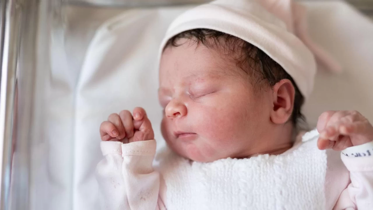 Çalışan annelere 2 ay daha nefes aldıracak karar: Ek doğum izninde o detaya dikkat, hesaplar şaşmasın!