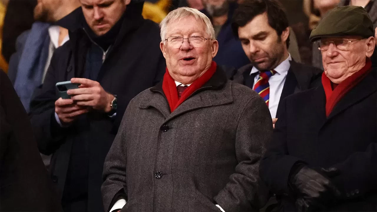 Manchester United'ın efsanesi Sir Alex Ferguson hastaneye kaldırıldı