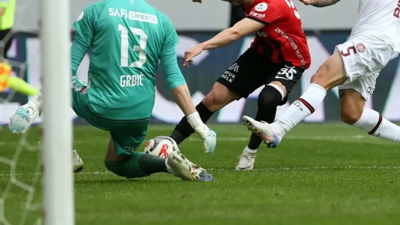 Fatih Karagümrük - Gençlerbirliği CANLI İZLE (3 Mayıs 2026) | beIN Sports 3 yayın linki, saat kaçta?