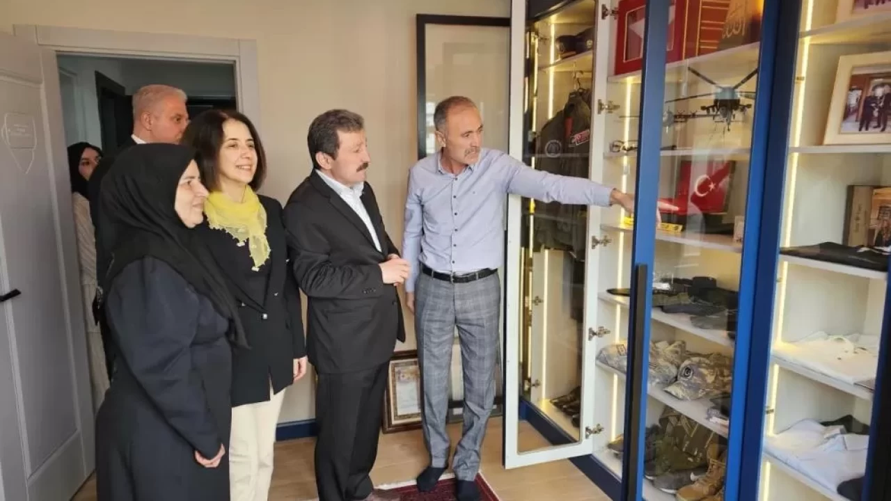 Şehit annelerine anlamlı ziyaret!