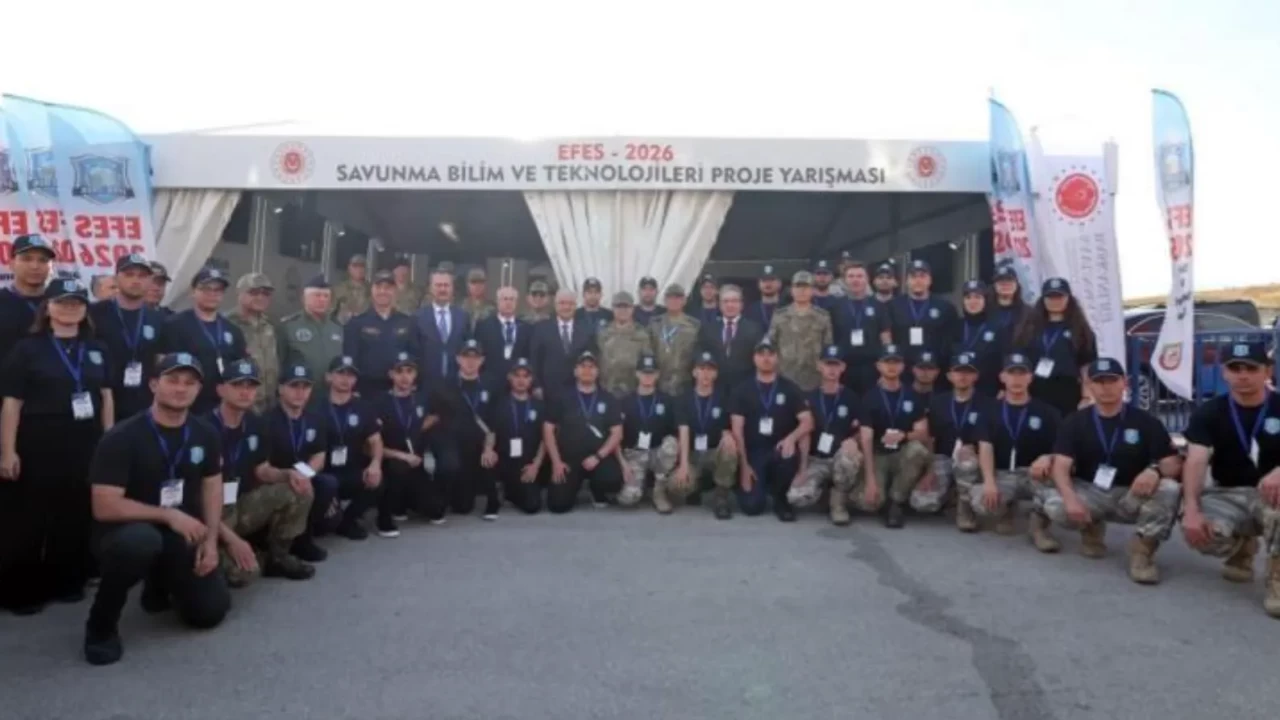 EFES-2026’da yerli savunma gövde gösterisi: Bakan Güler teknolojileri inceledi