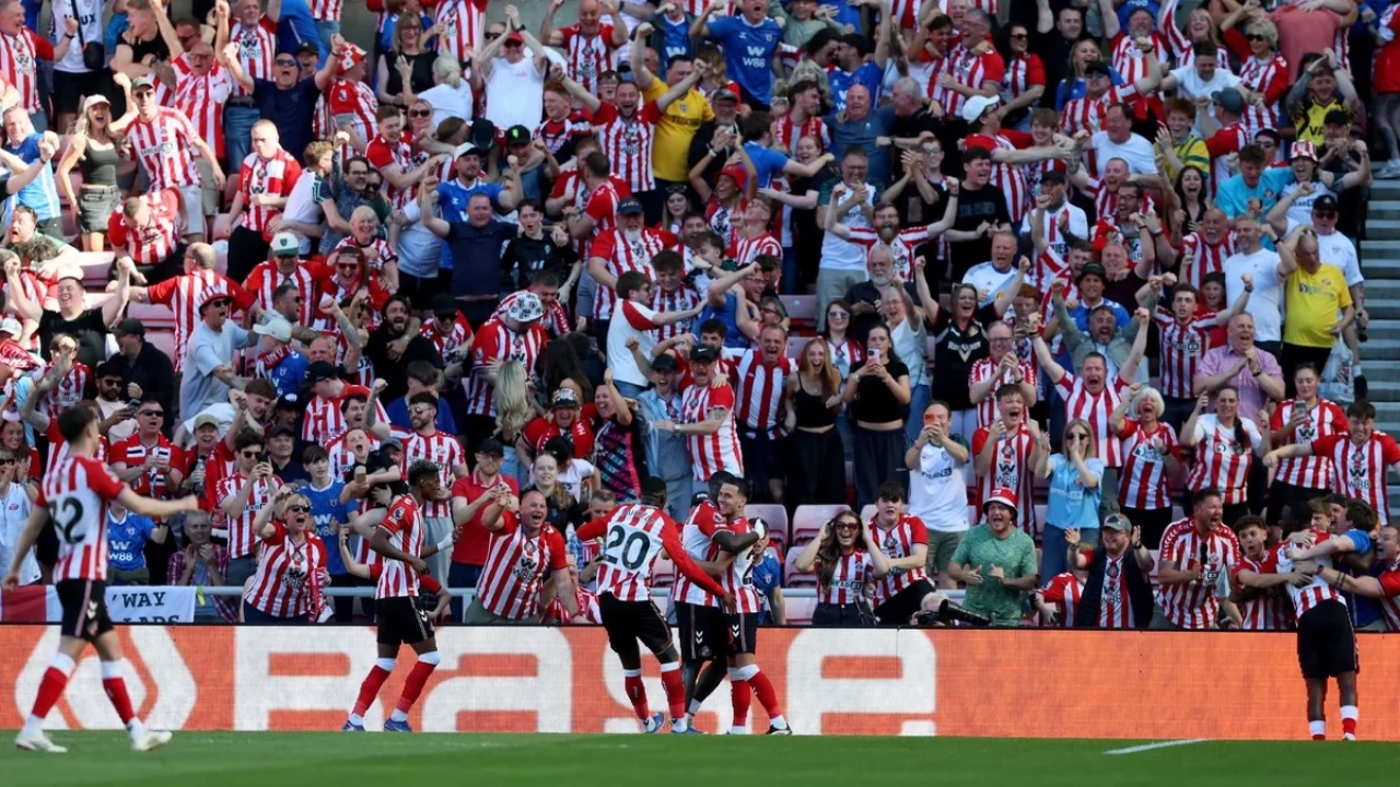 Sunderland Chelsea'yi yenerek Premier Lig'den Avrupa Ligi vizesi aldı