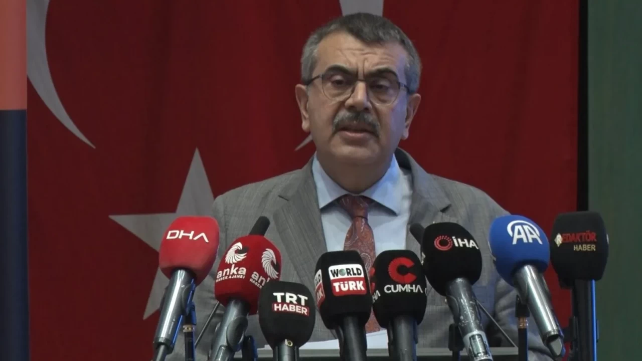 Bakan Tekin duyurdu: Teknolojiye yön veremeyen ülkeler, geleceğin dilini kuramayacak!
