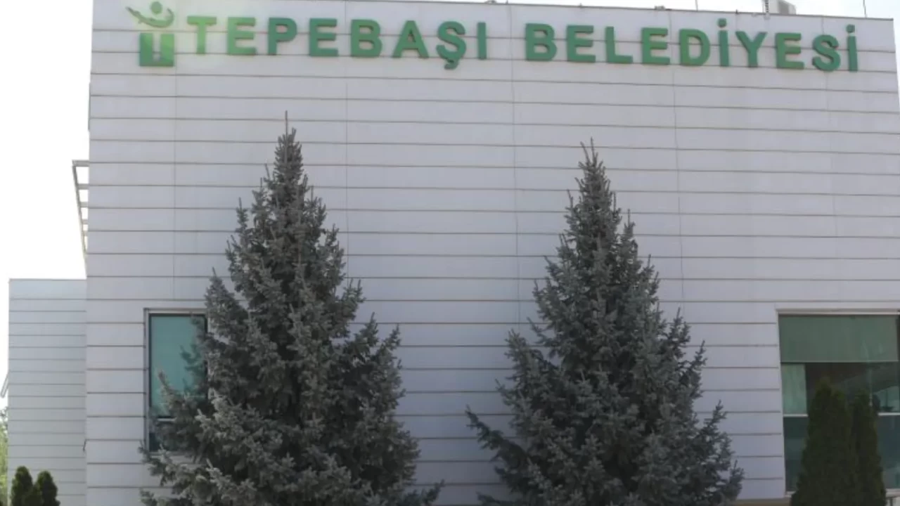Eskişehir'in Tepebaşı Belediyesi'ndeki yolsuzluk soruşturmasında adli karar: 15 şüpheli tutuklandı