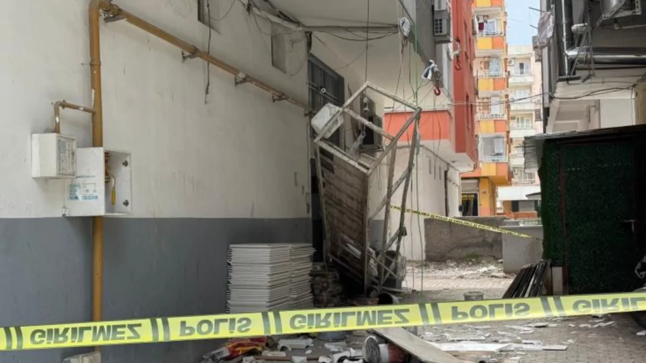 Şanlıurfa'da asansör faciası: Bir işçi ağır yaralı, diğeri balkon demirinde ölümle pençeleşti