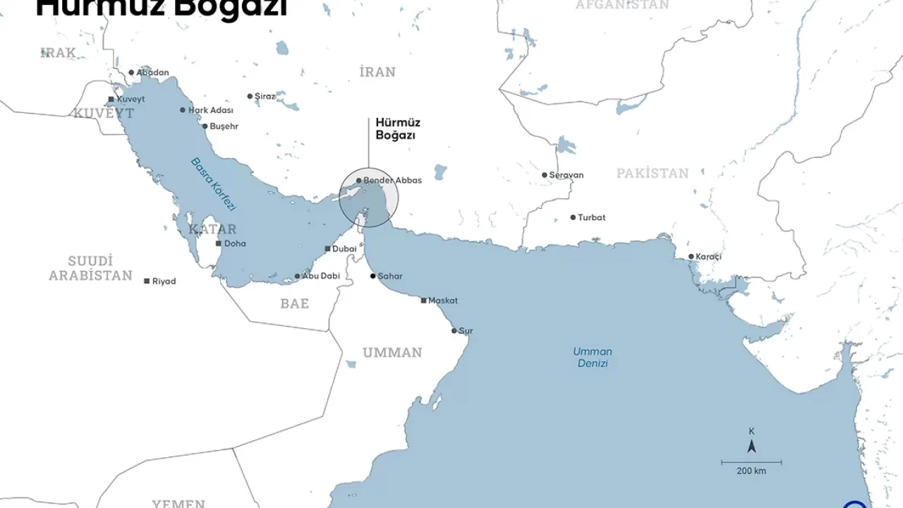 İran, Hürmüz Boğazı’na yeni kural koydu!