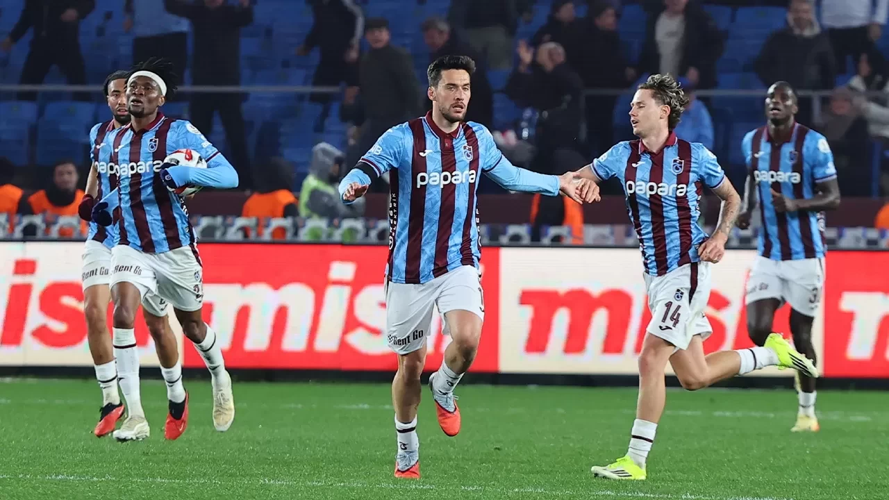 Trabzonspor, Türkiye Kupası'nda final için sahaya çıkıyor! Rakip Gençlerbirliği