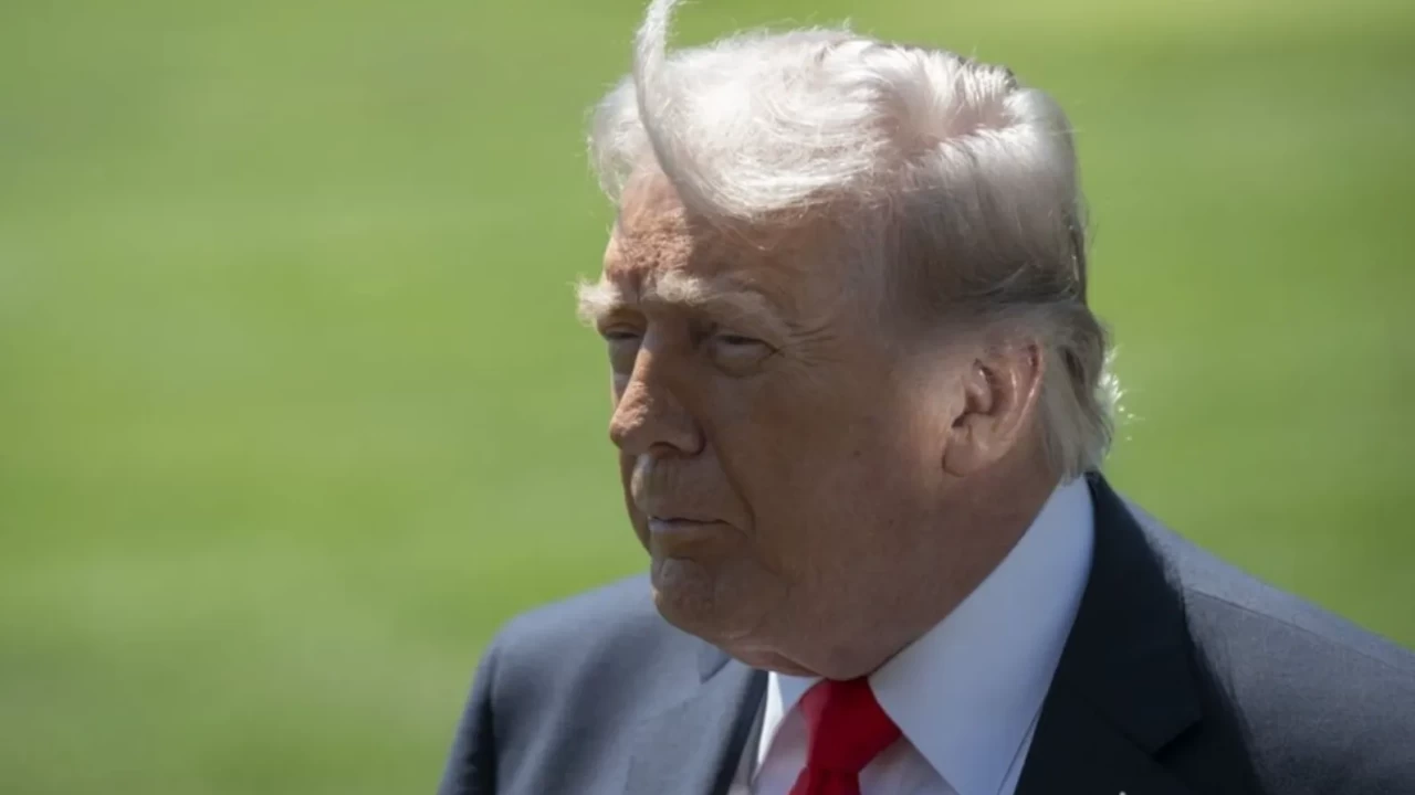 Trump'tan İran'a son uyarı: 'Anlaşmayı çabuk imzalayın, yoksa çok acı çekeceksiniz!' Masadaki 'nükleer silah' resti!