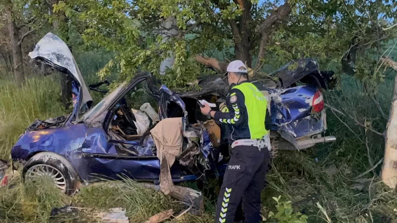 Düğün konvoyunda feci kaza: 1 ölü, 1 yaralı