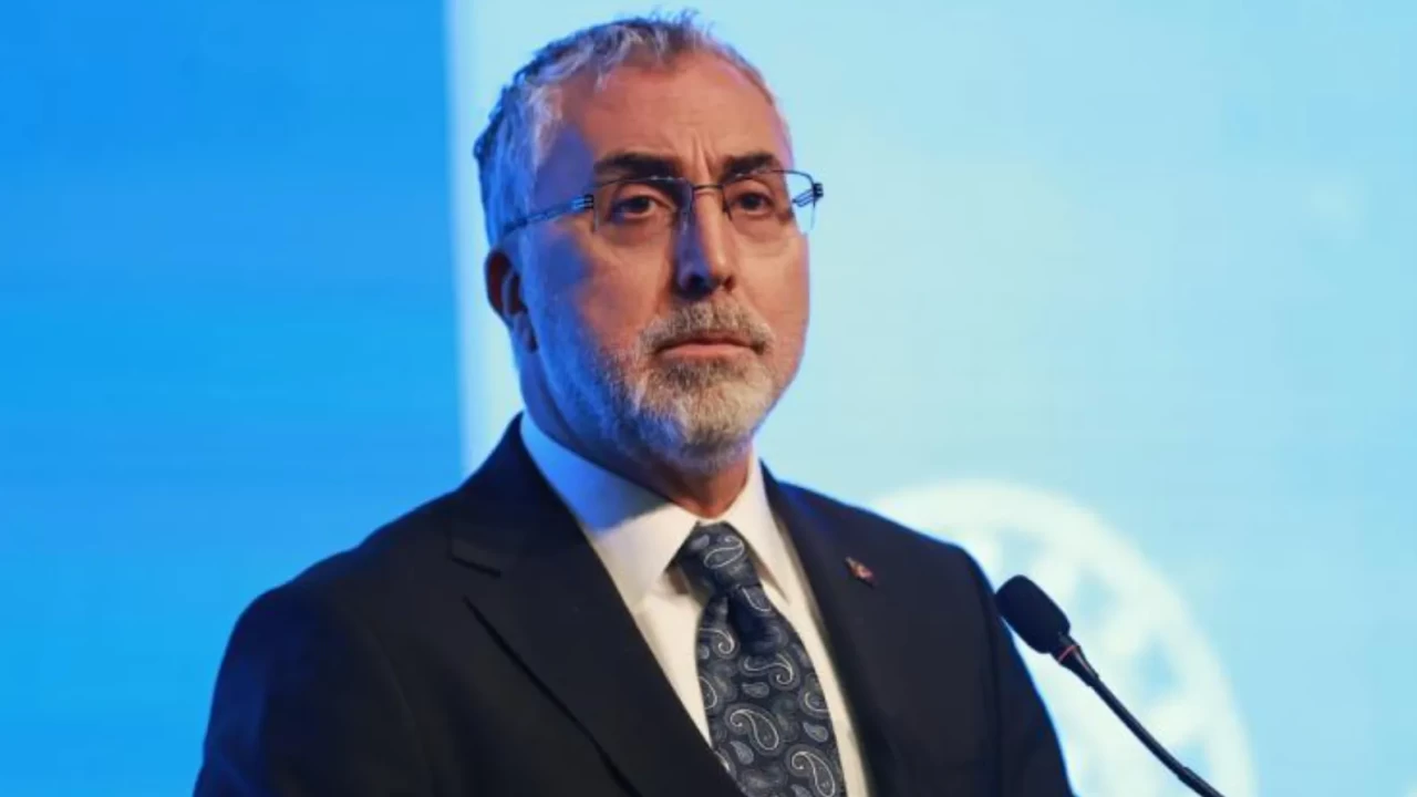 Bakan Işıkhan duyurdu: Kadın çalışanlar için tarihi düzenleme yürürlükte