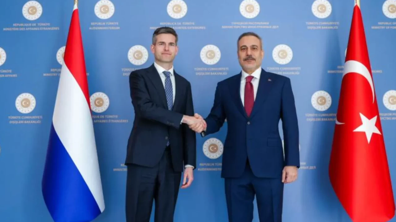 Bakan Fidan'dan Hollandalı mevkidaşına telefon: Diplomatik temaslar sürüyor