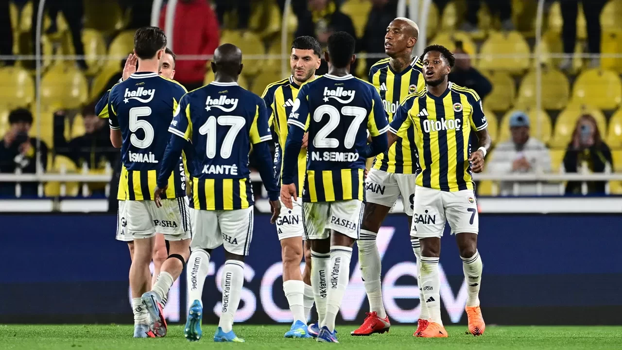 Fenerbahçe’nin Konyaspor kamp kadrosu açıklandı: Üç isim yer almadı