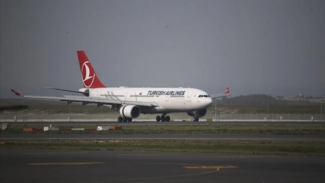 THY uçağında duman paniği! Yolcular tahliye edildi