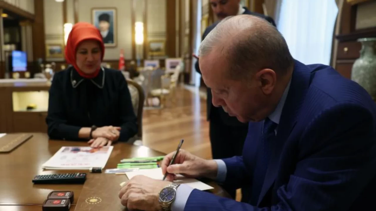 Cumhurbaşkanı Erdoğan’dan anlamlı bağış: Kurban vekaletini Türk Kızılay’a verdi
