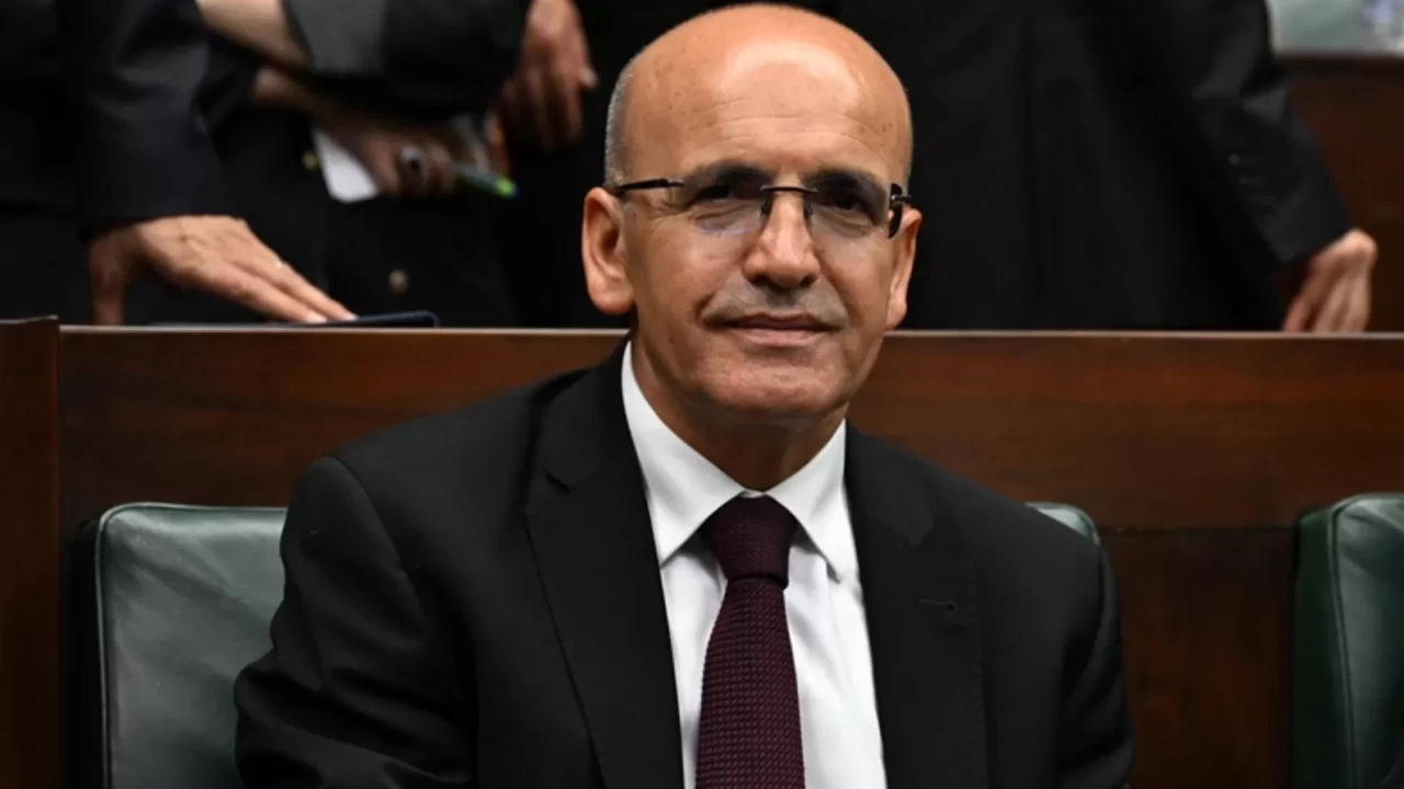 Bakan Şimşek Paris'te konuştu: 'Türkiye'de o ATM'leri yasakladık'
