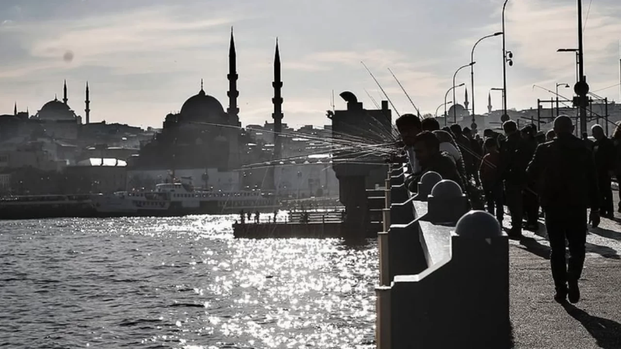 Meteoroloji’den yeni sıcaklık haritası: Marmara donuyor, Güney yanıyor!