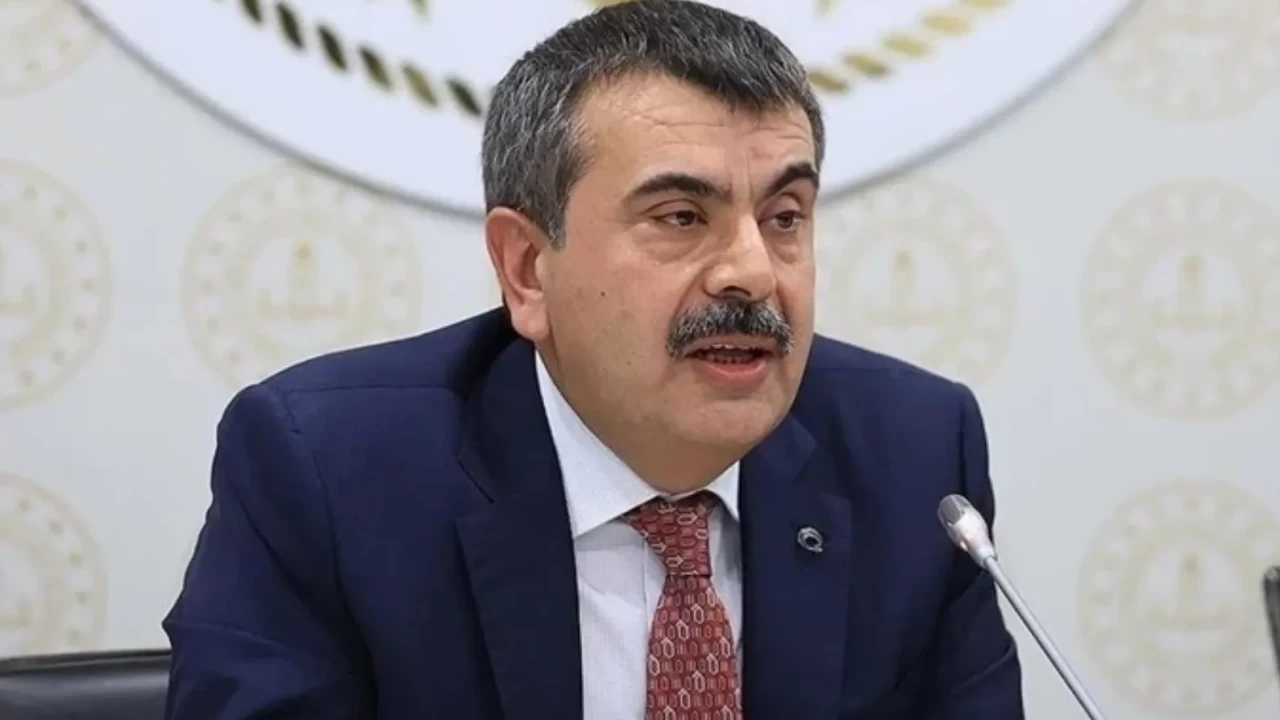Bakan Tekin Londra'dan dünyaya seslendi: Eğitim sistemleri çocukları algoritmaların nesnesi haline getirmemeli