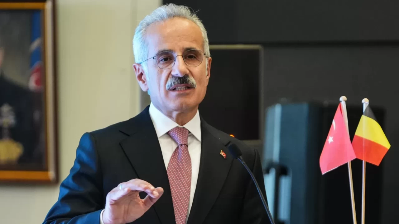 Bakan Uraloğlu'ndan ticaret çıkışı: 'Kalkınma Yolu bitseydi, Hürmüz'ü konuşmazdık'