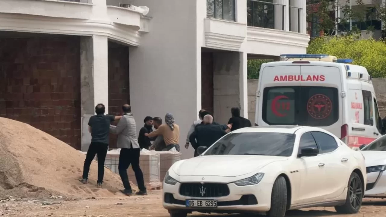 İnşaatta meydan savaşı: Sopalar ve yumruklar havada uçuştu