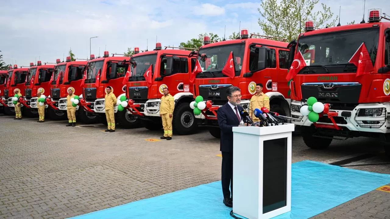 Yeşil vatan için dev hamle! Orman yangınlarıyla mücadelede yeni araçlar görev yerlerine uğurlandı