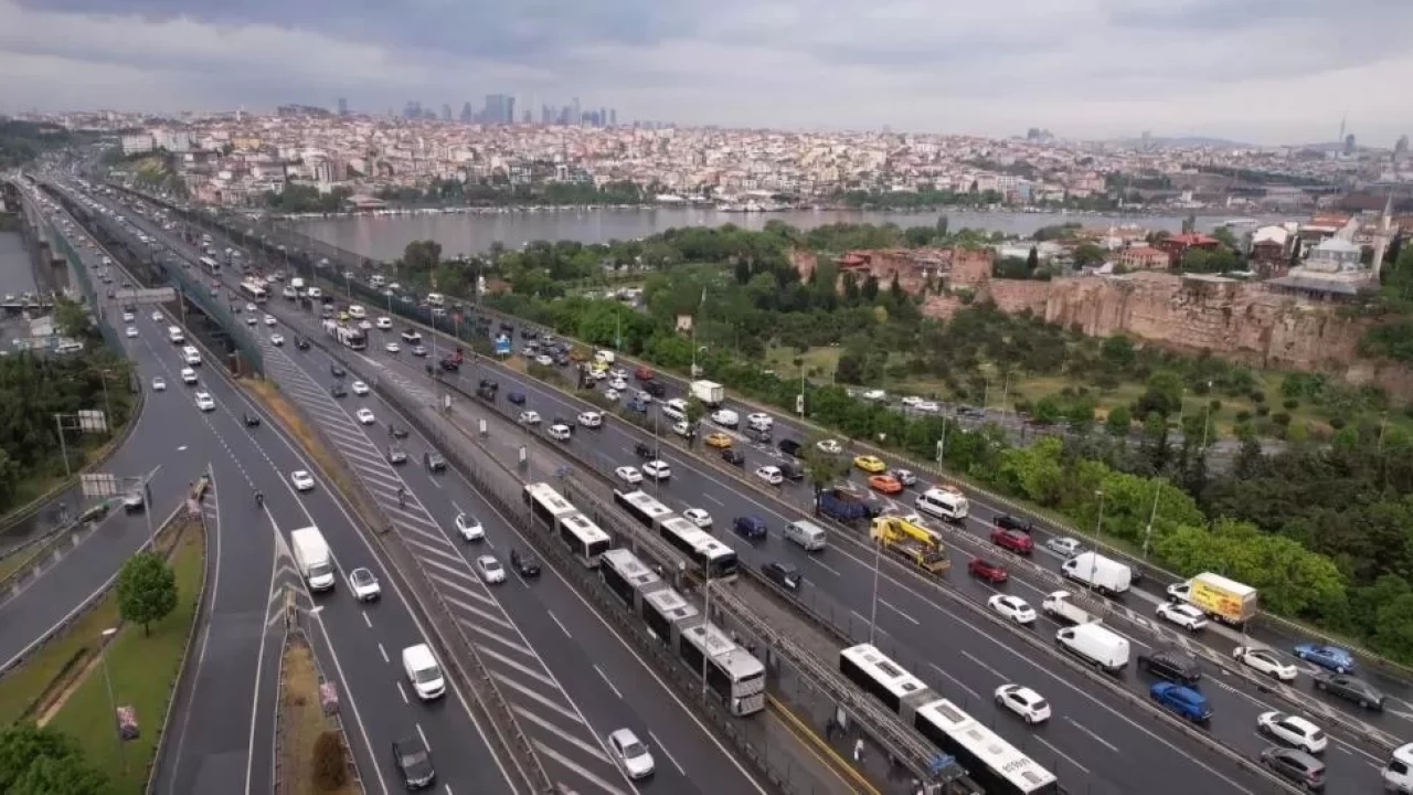 İstanbul’da yağmur ve maç trafiği