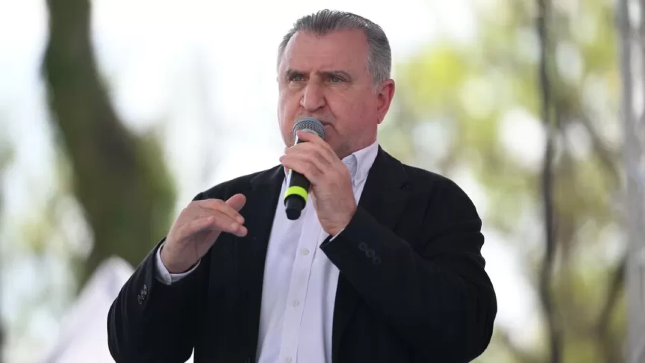 Bakan Bak'tan mağdur edilen karateci Poyraz Karasu hakkında açıklama