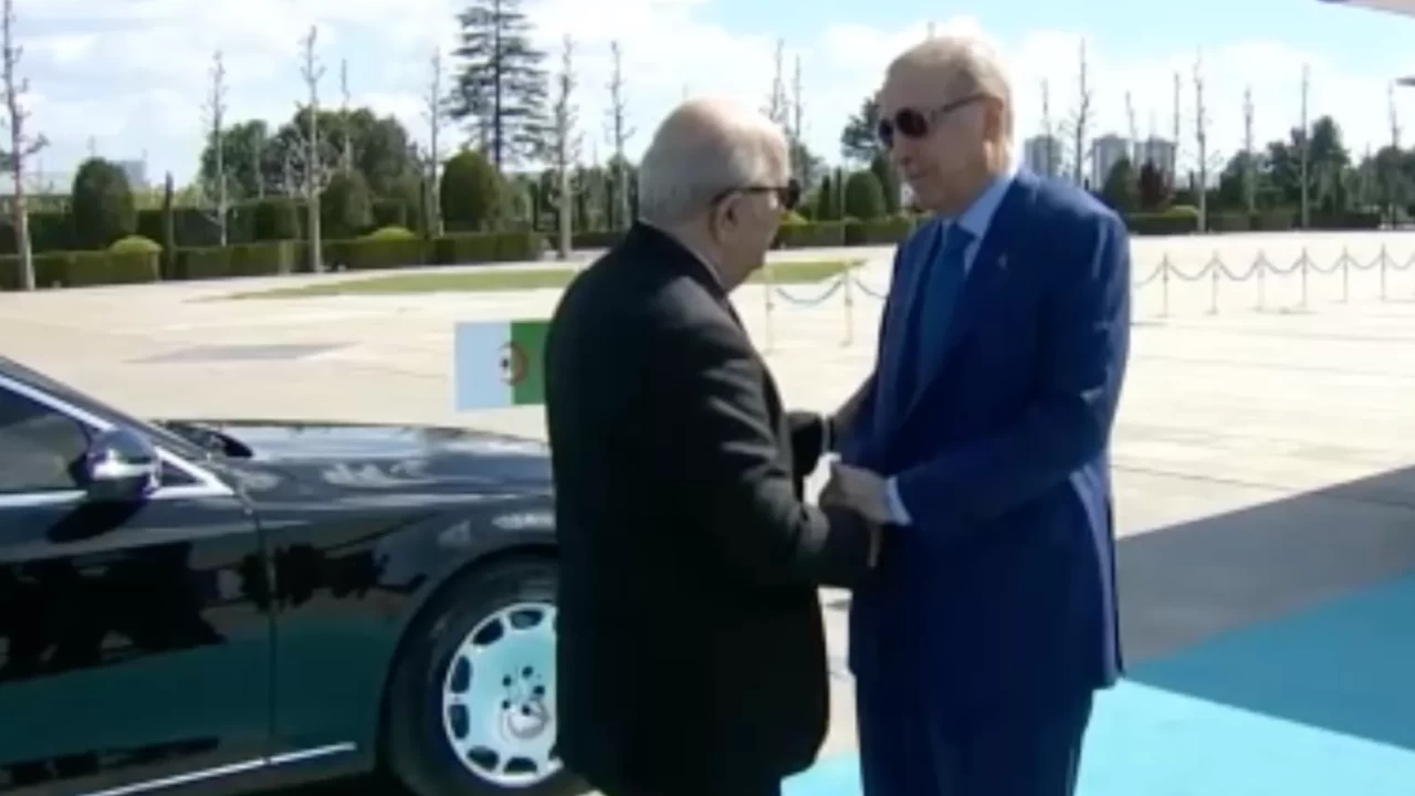 Cumhurbaşkanı Erdoğan, Cezayir Cumhurbaşkanı Tebbun’u resmi törenle karşıladı