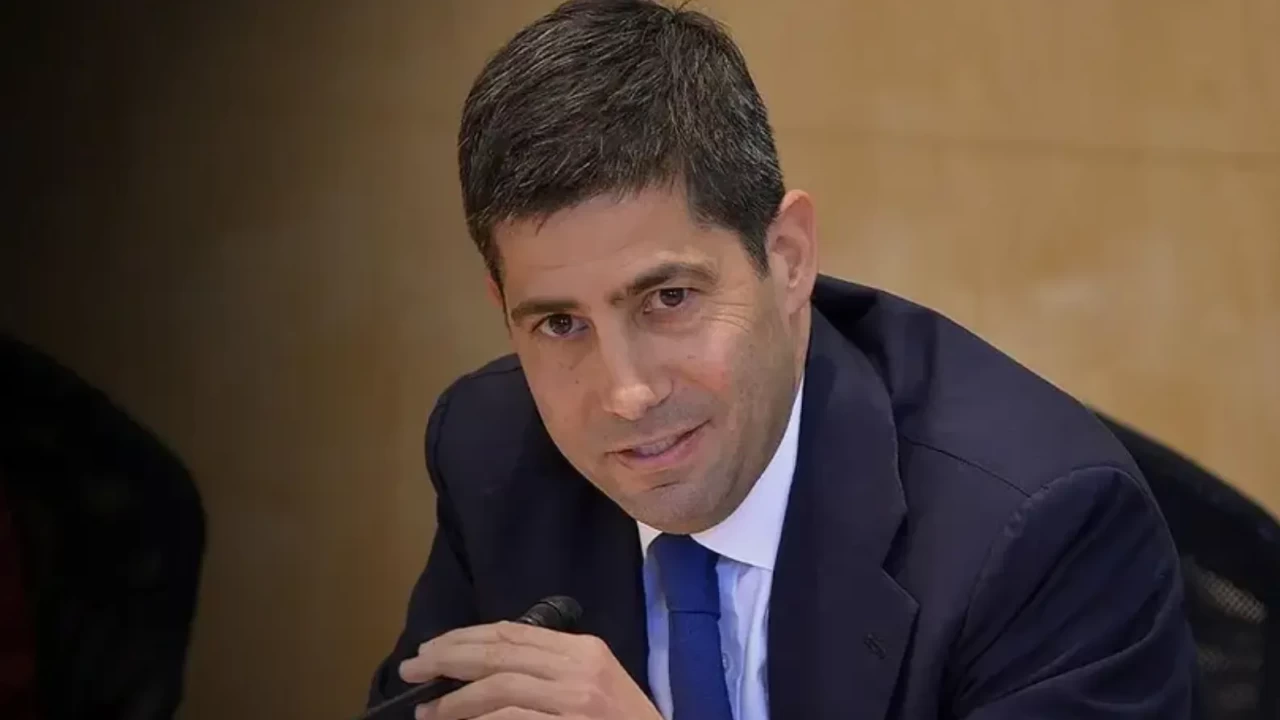 Yeni FED Başkanı Kevin Warsh kimdir, kaç yaşında? ABD Senatosu onayladı: Kevin Warsh dönemi başlıyor!