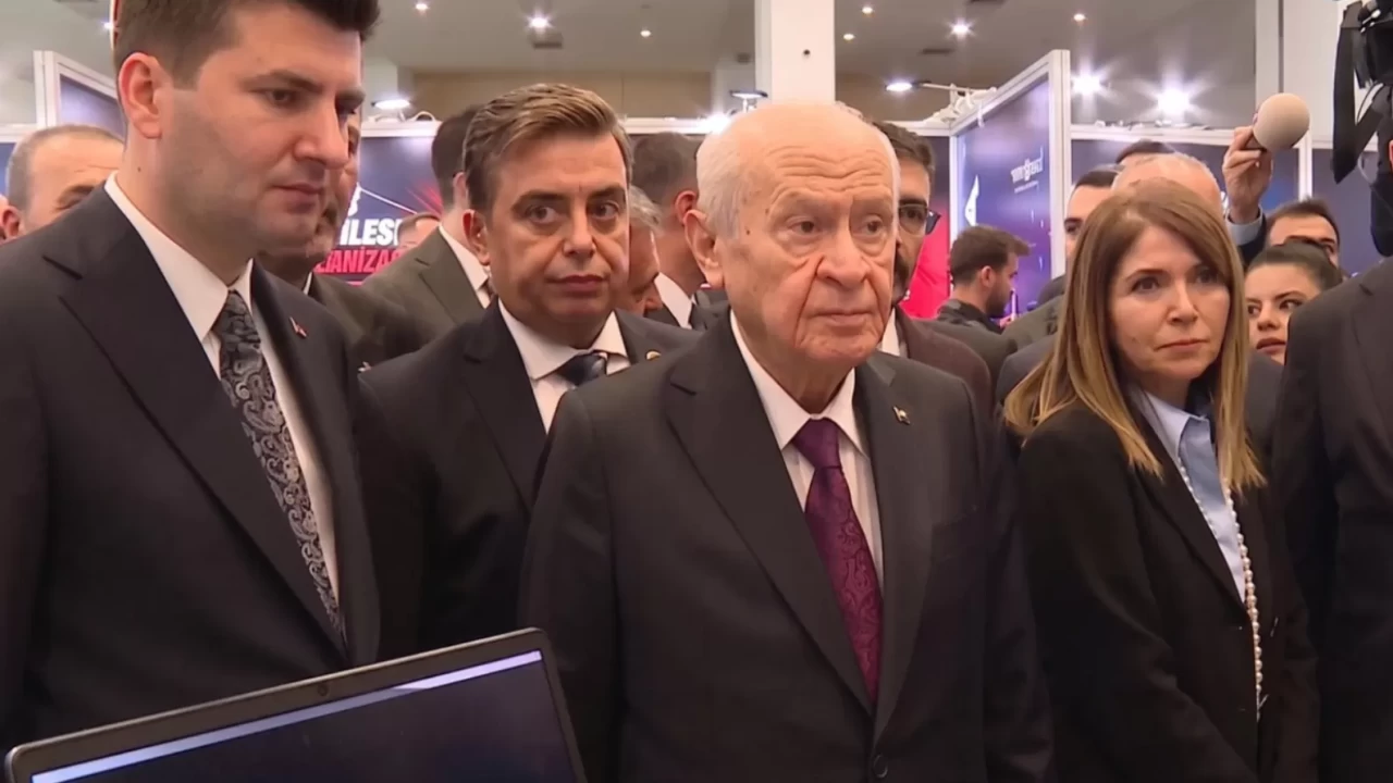 MHP Lideri Bahçeli, TEKNOCAK Festivali'nde stantları gezdi