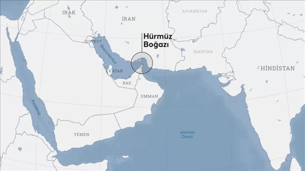 Hürmüz Boğazı'nda gerilim! Yük gemisine ateş açıldı...