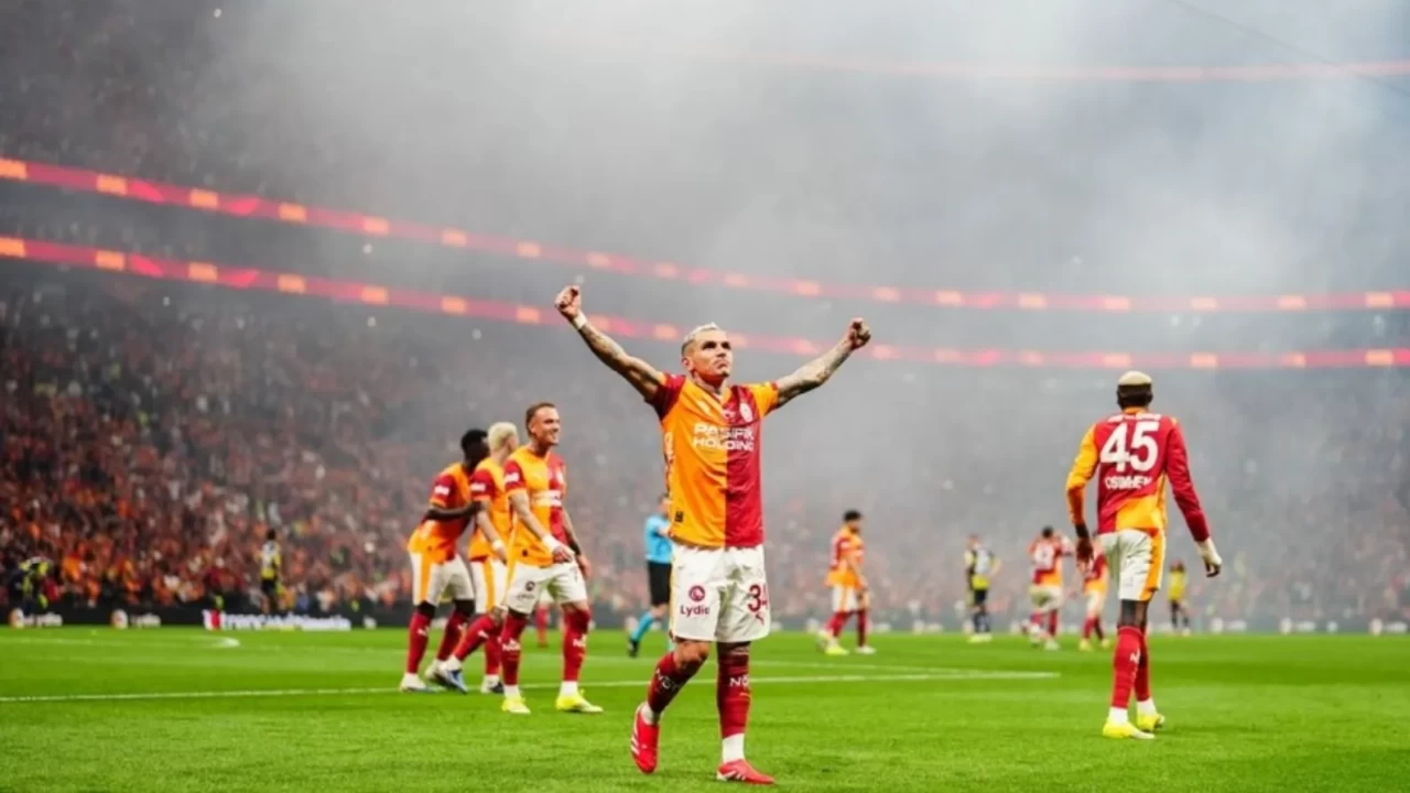 Samsunspor - Galatasaray Maç Önü Analizi: Okan Buruk'un Kayıpsız Serisi ve Takımların Son Durumu! Hakem Reşat Onur Coşkunses Olacak!
