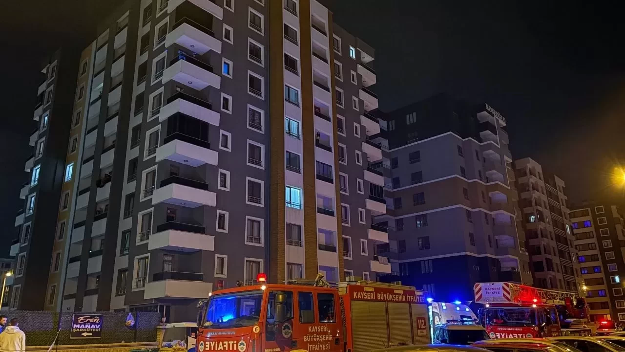Kayseri'de intihara kalkışan genç kadın ikna edildi! Komiserin çabası hayat kurtardı!